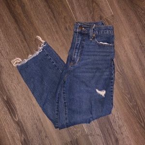 Universal Thread Vintage Straight High Rise Jeans Size 6